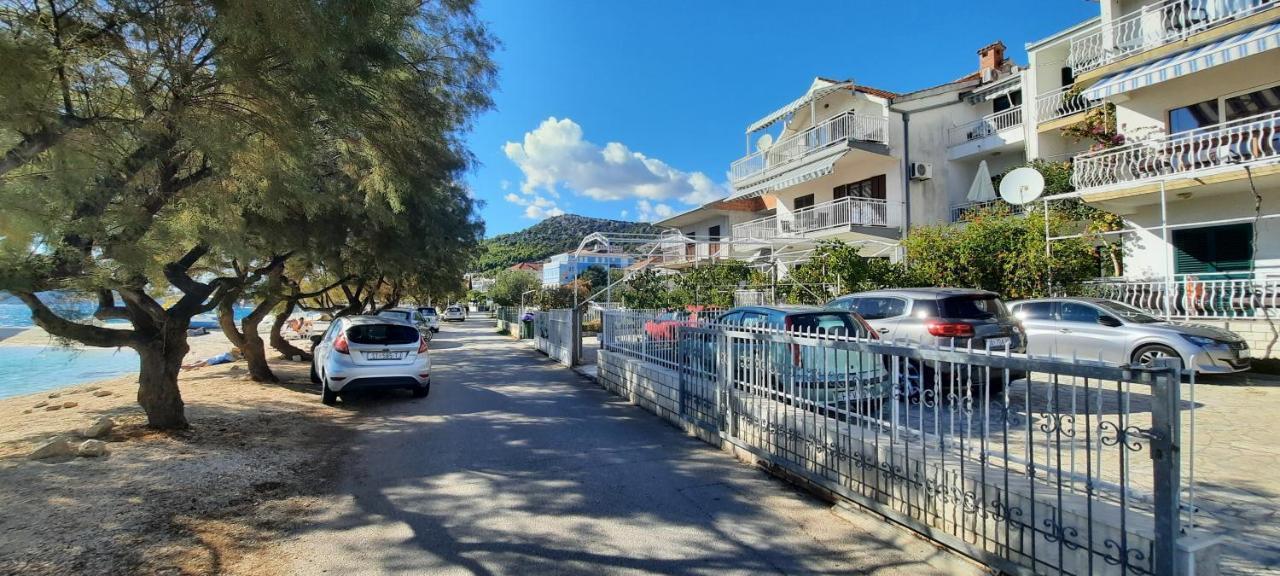 Apartments Ana Bilota Seget Vranjica Exterior photo
