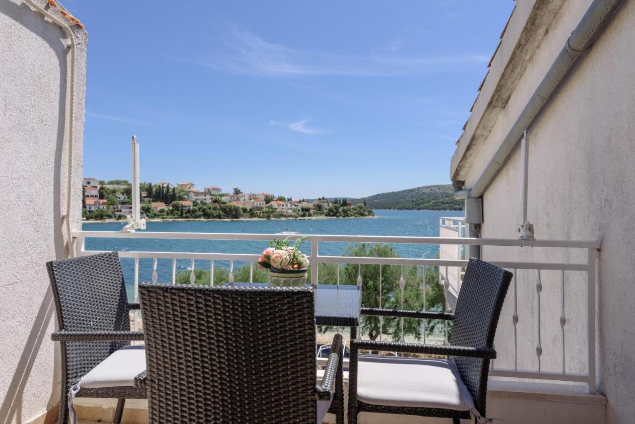 Apartments Ana Bilota Seget Vranjica Exterior photo